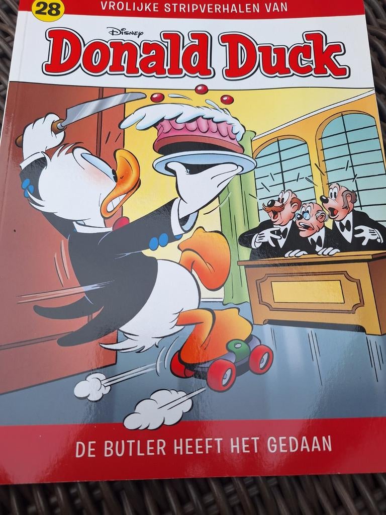 Donald Duck Vrolijke Stripverhalen 28, Eén stripboek, Ophalen of Verzenden, Zo goed als nieuw, Walt Disney