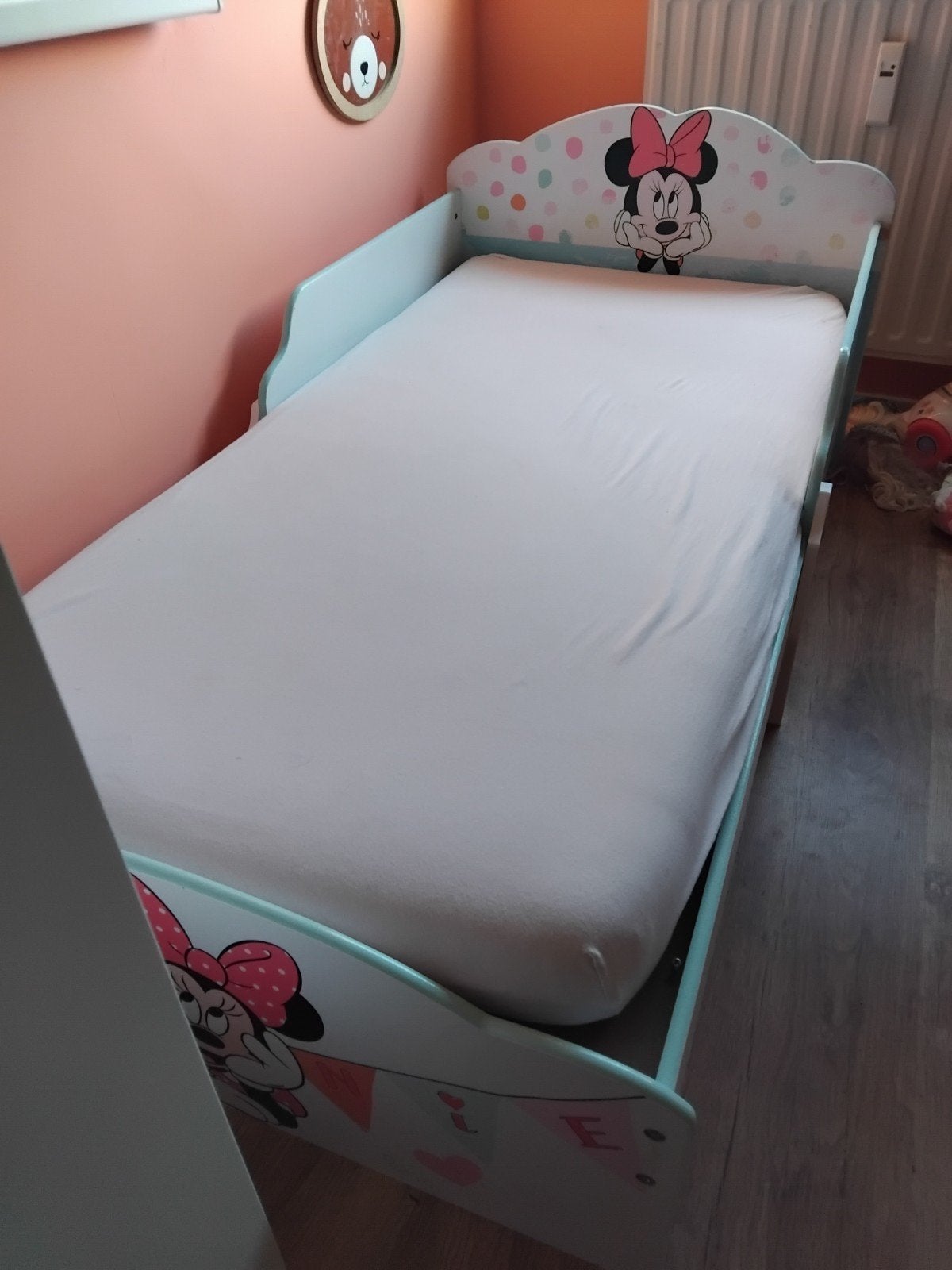 Minnie Mouse kinderbed met matrasje, Ophalen, Gebruikt, 70 tot 85 cm, Matras