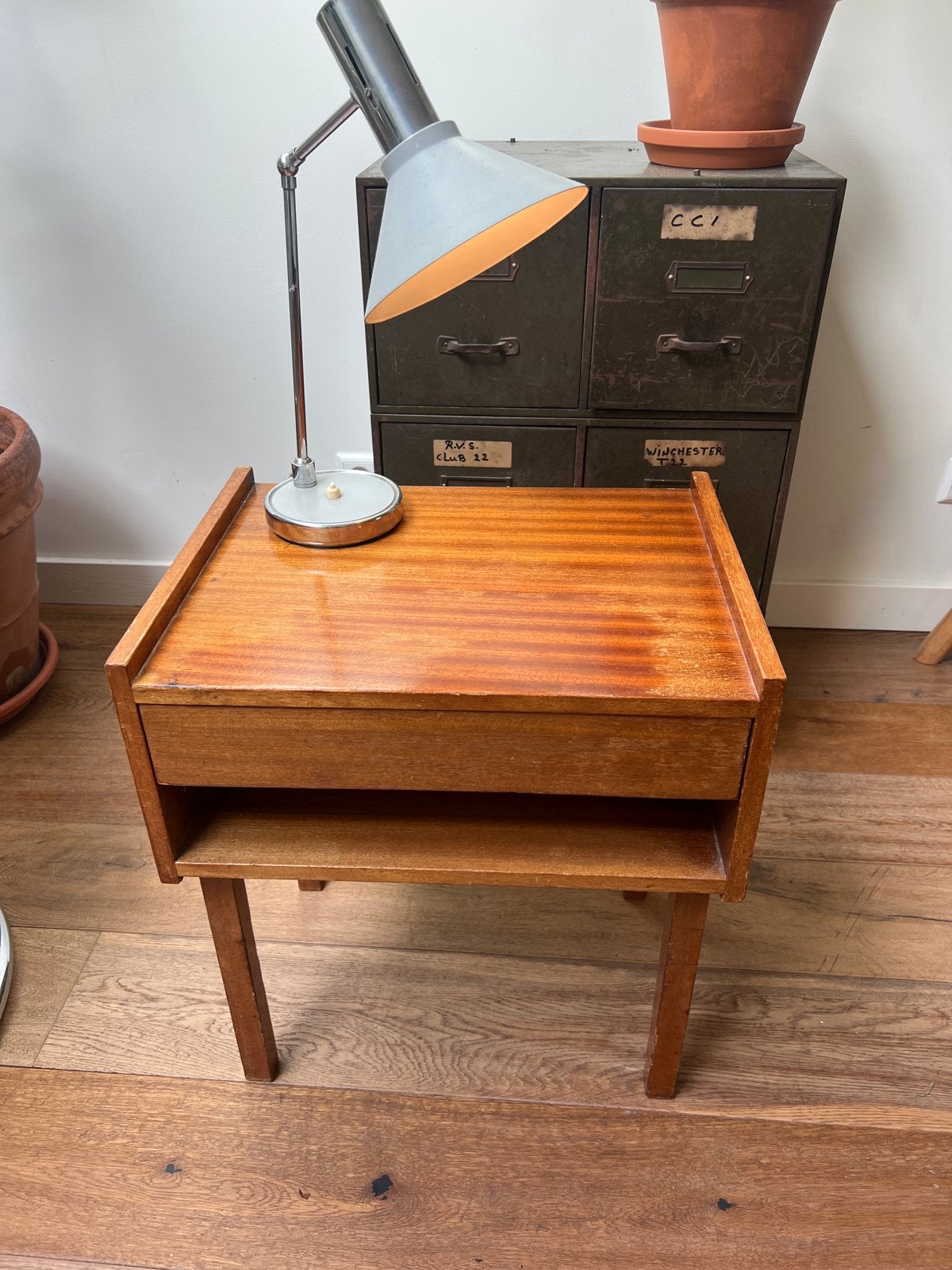 Retro houten nachtkastje met lade, Ophalen, Gebruikt, Minder dan 45 cm, Minder dan 55 cm