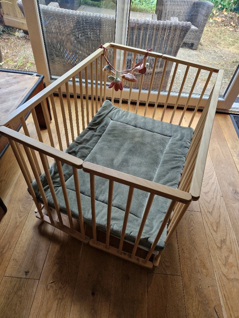 Box 100x75x72 + inleg en incl speelmatje als interesse, Ophalen, Gebruikt, Rechthoekig, In hoogte verstelbaar