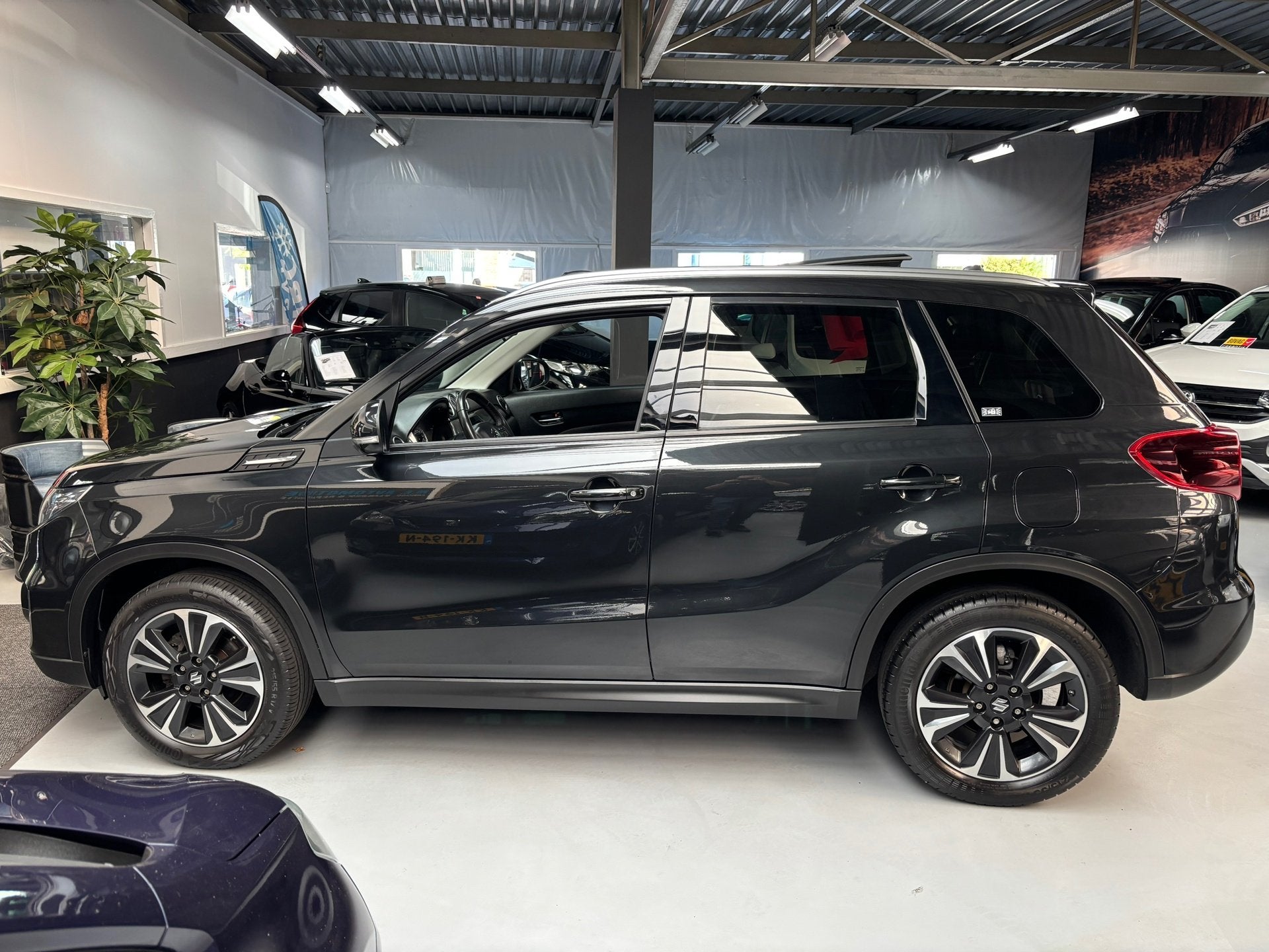 Suzuki VITARA 1.0 Boosterjet Stijl / Panorama Dak /Navi, Auto's, Voorwielaandrijving, Gebruikt, Met garantie (alle), 400 kg