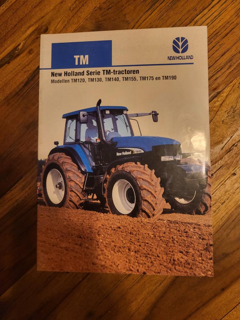 tractor folder New Holland TM serie tractoren, Boeken, Ophalen of Verzenden, Zo goed als nieuw