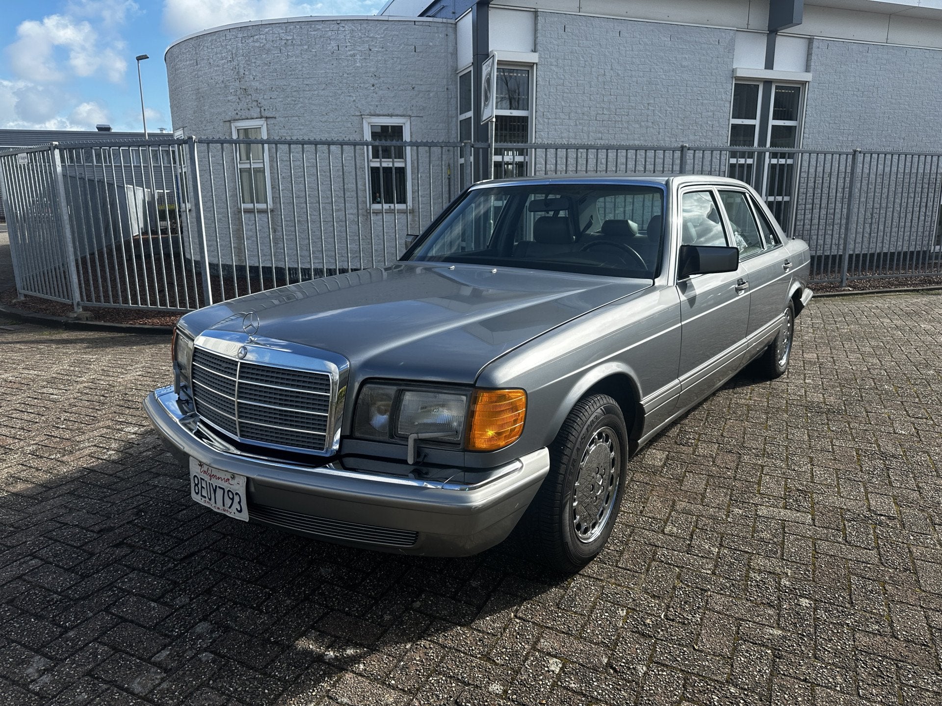 Mercedes-Benz S-Klasse 420 SEL (bj 1987, automaat), Auto's, Oldtimers, Automaat, Achterwielaandrijving, Bedrijf, Grijs