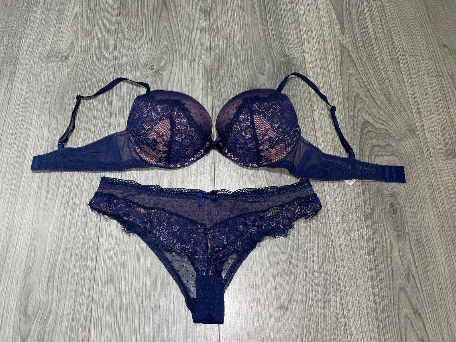 hunkemoller blauw roze kante set bh brazillian slip c75 / M, Ophalen of Verzenden, Blauw, Setje
