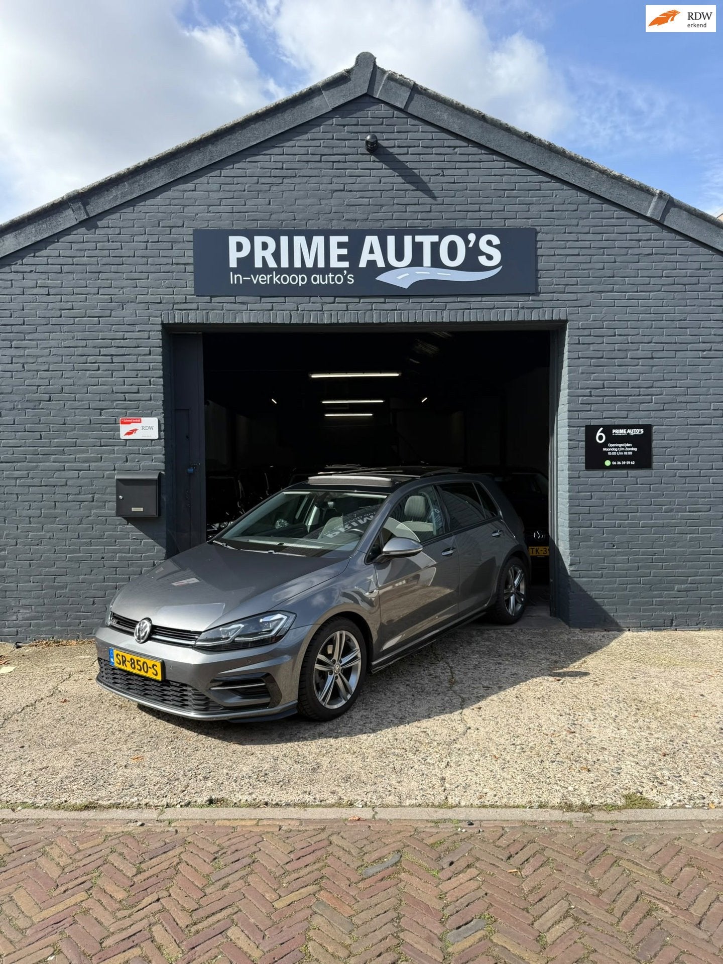Volkswagen Golf 1.0 TSI Highline Business R DSG | PANO 2018, Auto's, Stof, Gebruikt, 620 kg, Automatische klimaatregeling