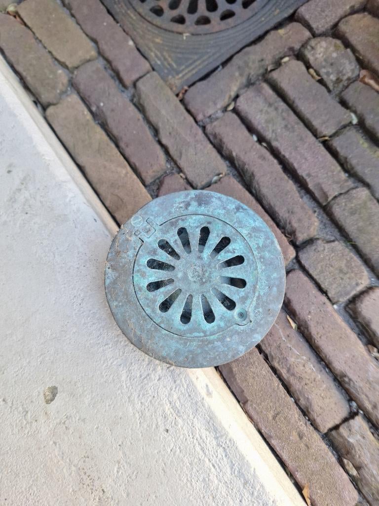 Messing putje, diameter 15 cm groen uitgeslagen, Ophalen of Verzenden, Gietijzer, Overige typen