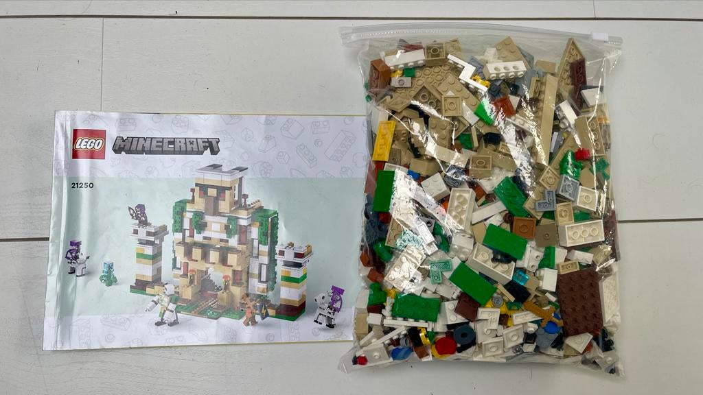 LEGO Minecraft 21250 De IJzergolem Vesting met instructies, Gebruikt, Minecraft, Lego, Ophalen of Verzenden