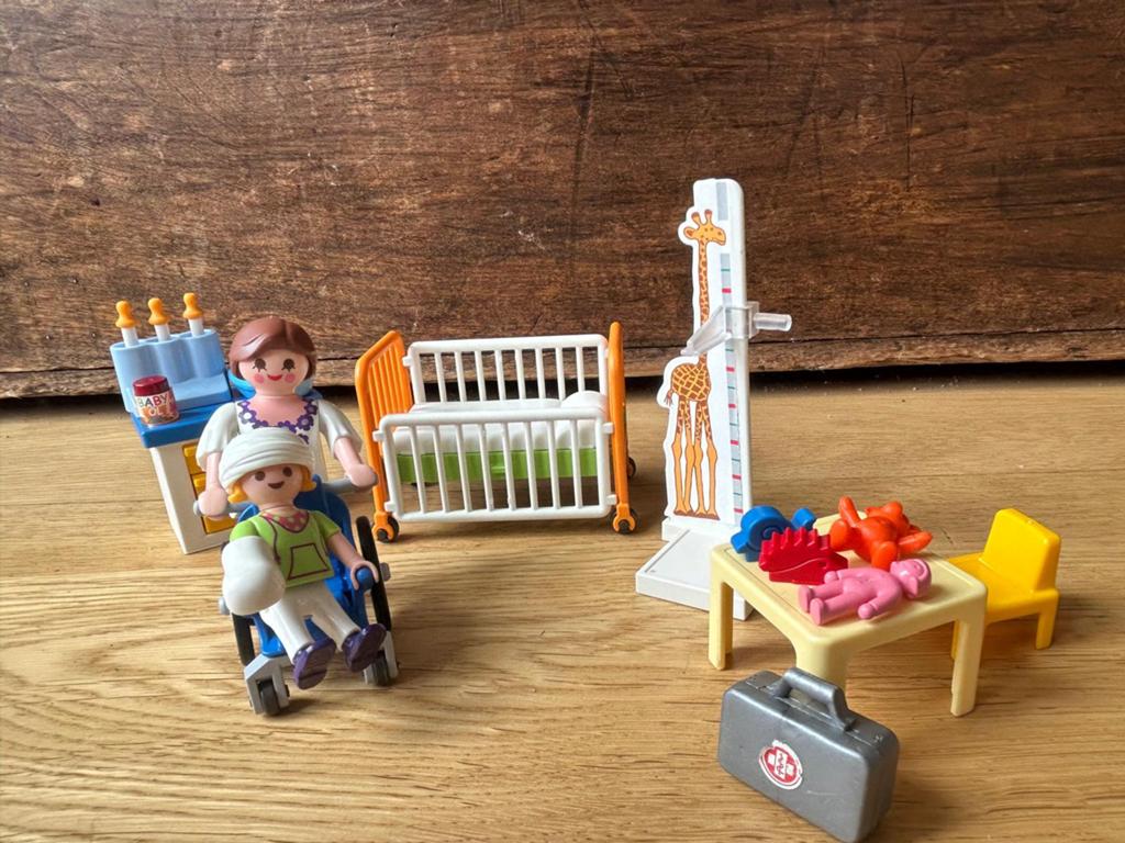 Playmobil kinderziekenhuis, Ophalen, Zo goed als nieuw