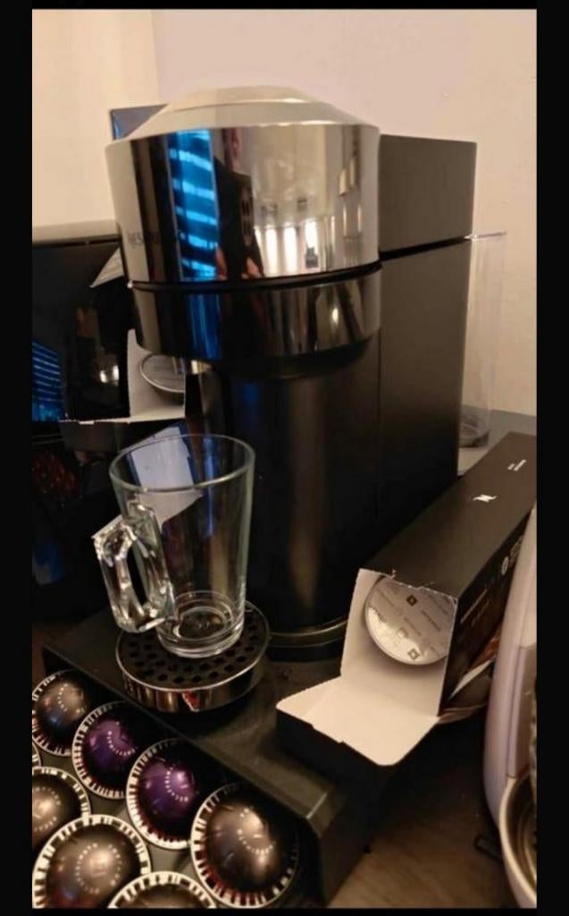 Nespresso Vertuo Next deluxe koffiemachine met cups, Ophalen, Koffiemachine