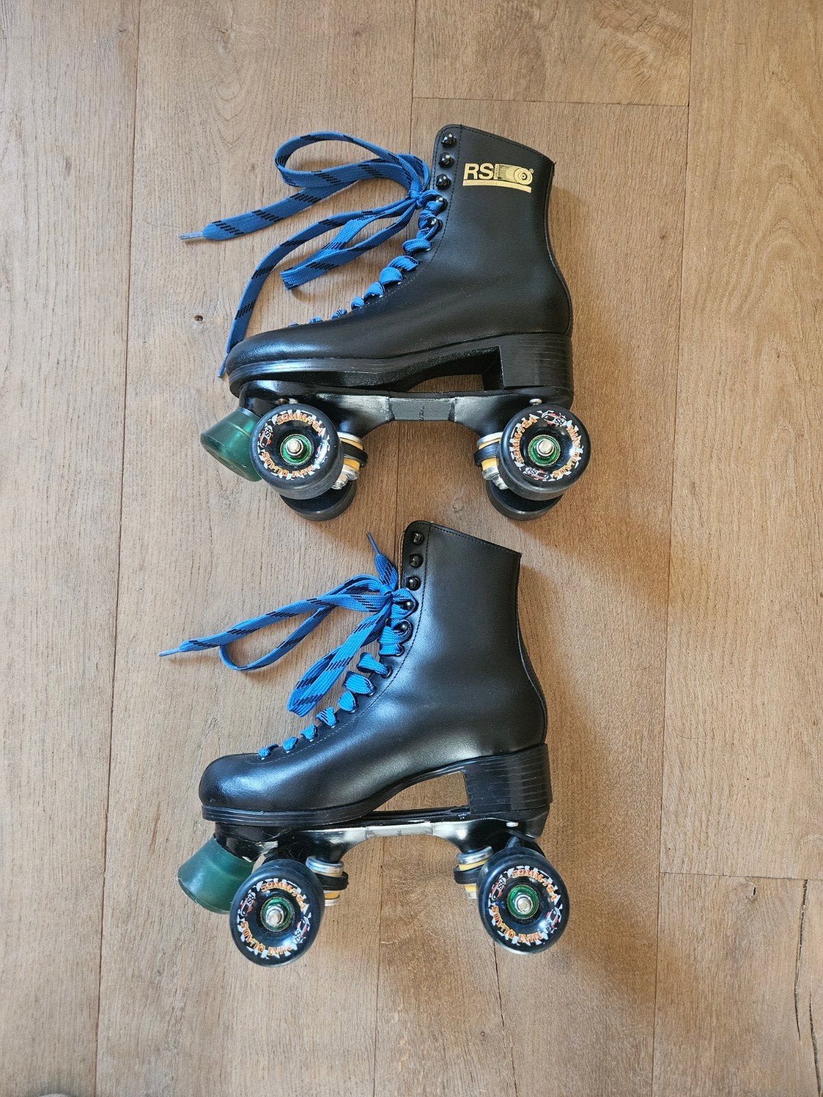 RSILO Roller Skates maat 38 - Zwart met blauwe veters, Ophalen of Verzenden, Zo goed als nieuw, Dames