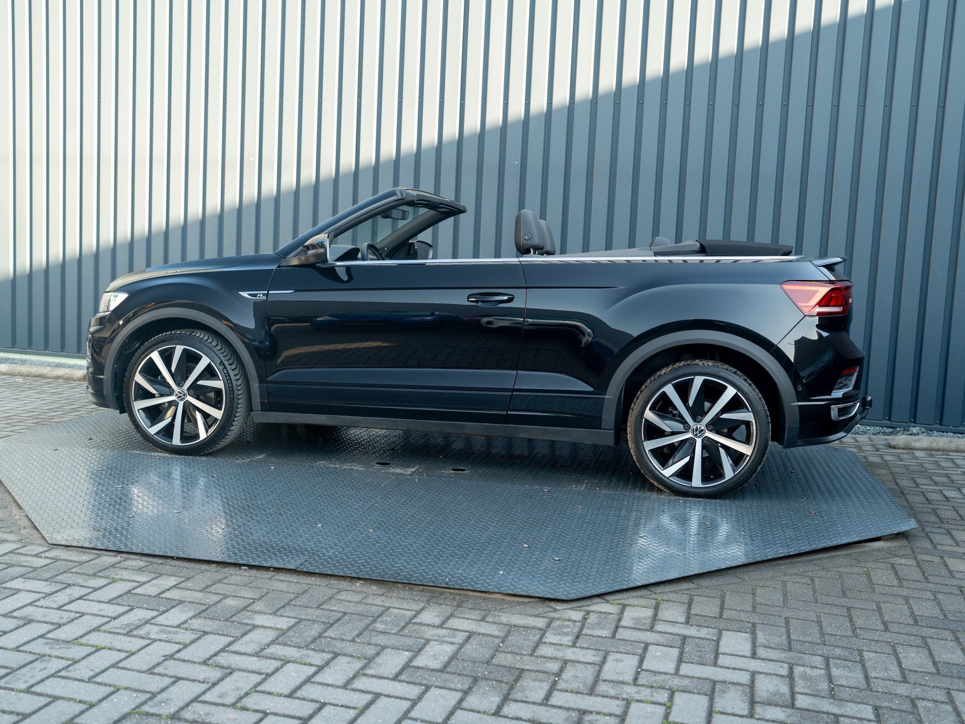 Volkswagen T-Roc Cabrio 1.5 TSI R-Line | Beats | Trekhaak af, Auto's, 12 maanden, 15 km/l, Euro 6, 4 cilinders