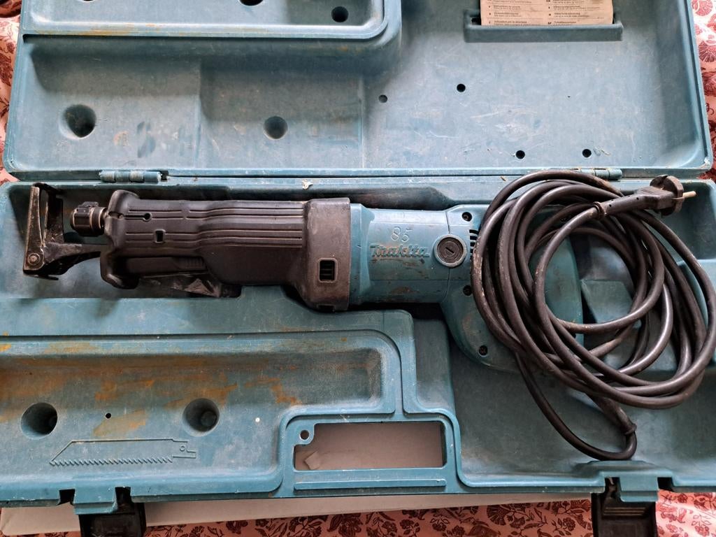 Makita JR3030T Reciprozaag - Krachtig en Betrouwbaar, Ophalen, Gebruikt, 70 mm of meer, 600 tot 1200 watt