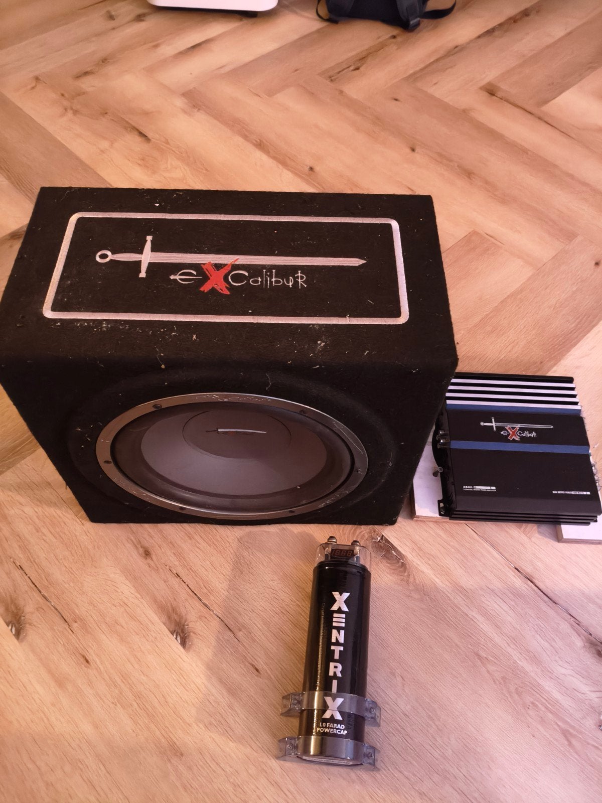 Excalibur Subwoofer, Versterker en Powercap Set, Ophalen, Gebruikt