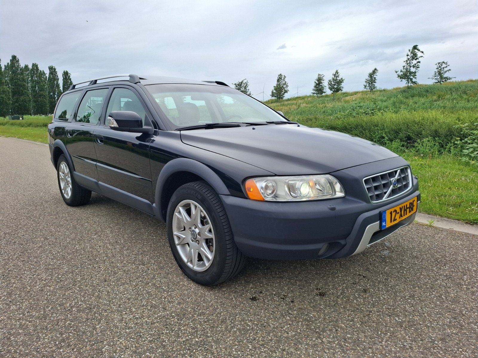 Volvo XC70 2.5 T AWD Geartronic Summum 2007 Zwart mett., Automaat, 1800 kg, XC70, Origineel Nederlands