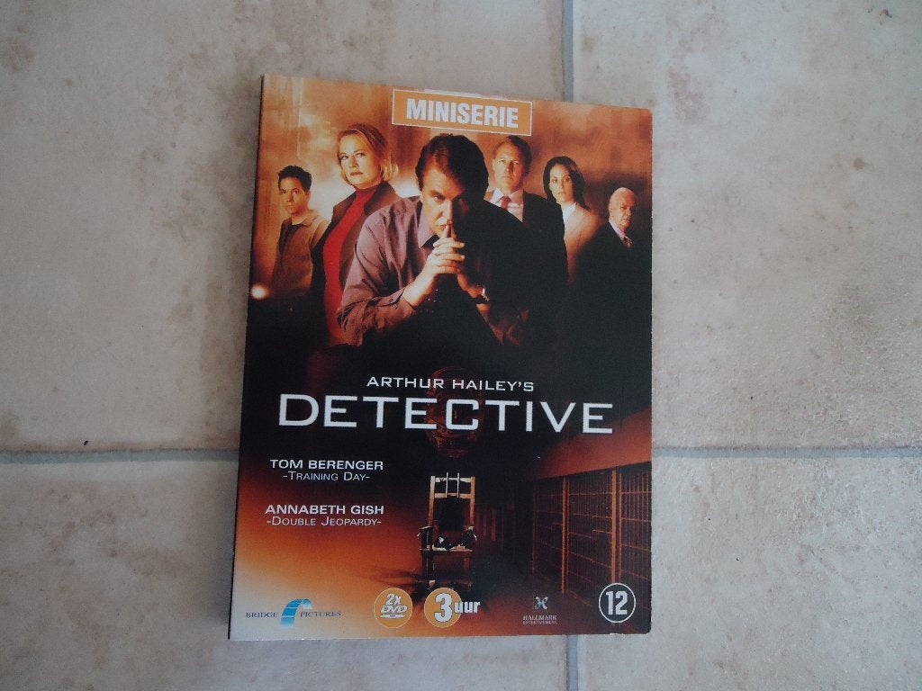 misdaad - miniserie - Arthur Hailey - Detective, Nederlands, Ophalen of Verzenden, Gebruikt, Engels