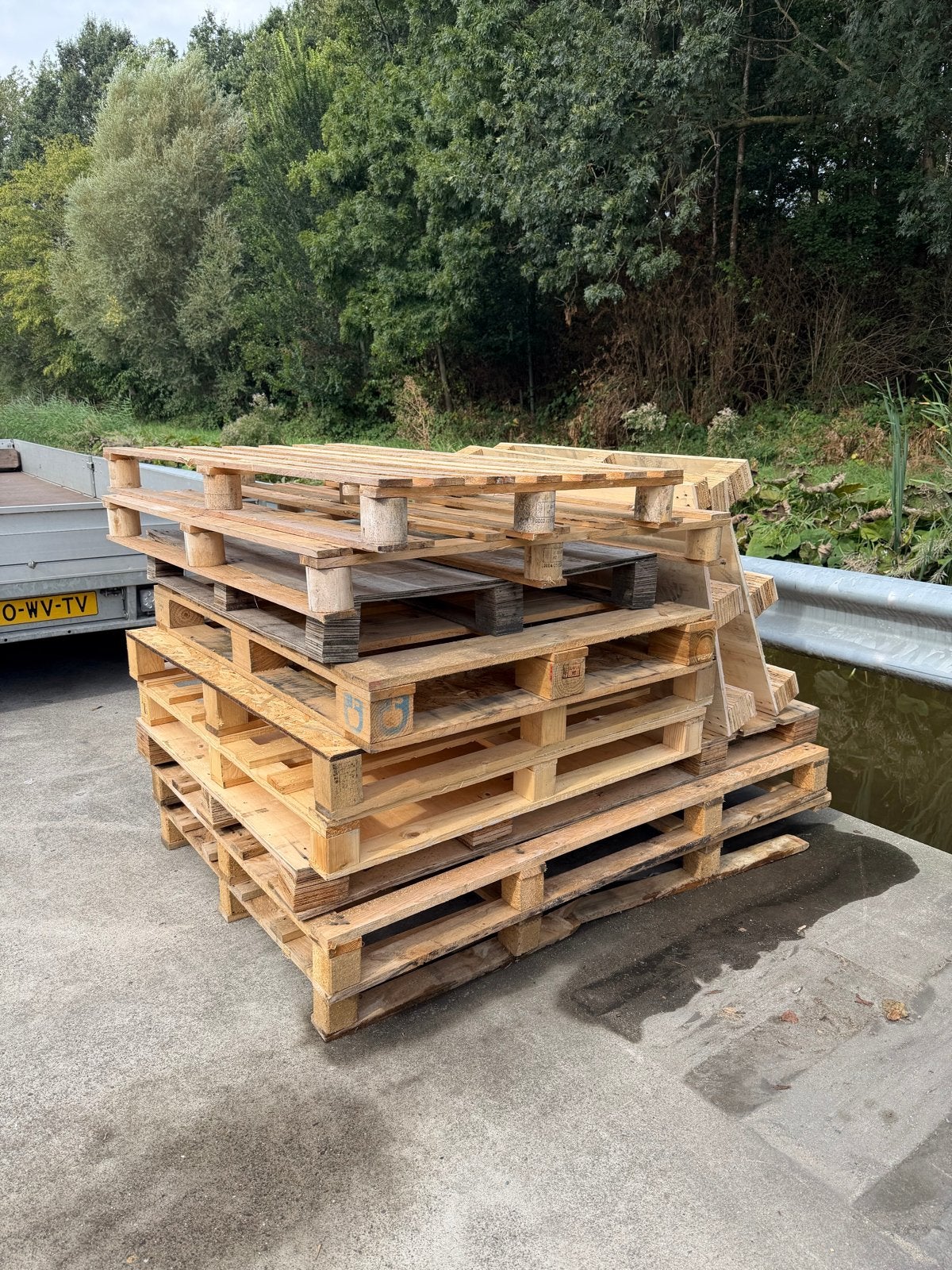 Pallets diverse maten gratis af te halen in Nieuwerkerk a/d, Ophalen, Gebruikt