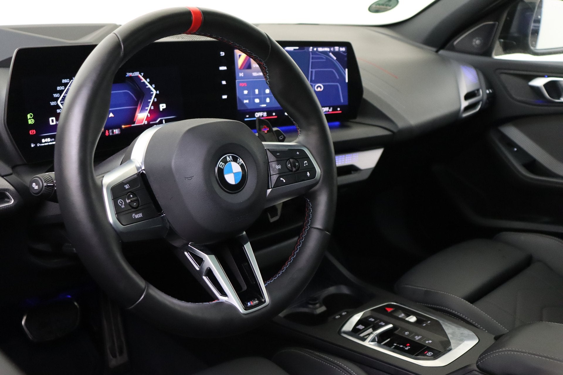 BMW 1 Serie M135 xDrive High Executive Automaat / Trekhaak /, Auto's, BMW, 1525 kg, Gebruikt, 4 cilinders, Met garantie (alle)