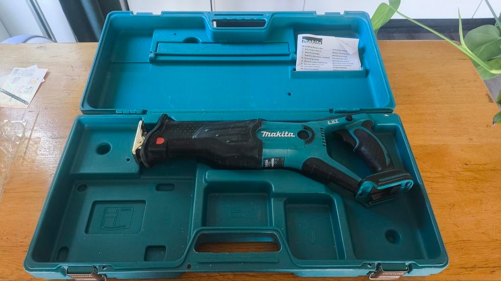 Makita BJr181z Reciprozaag 18V (body met koffer), Gebruikt, 70 mm of meer, 600 tot 1200 watt, Ophalen of Verzenden