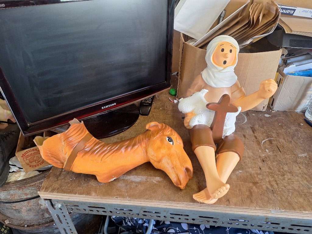 Oud groot Kuifje figuur met Bobby en deel van kameel, Ophalen of Verzenden, Kuifje, Gebruikt, Beeldje of Figuurtje