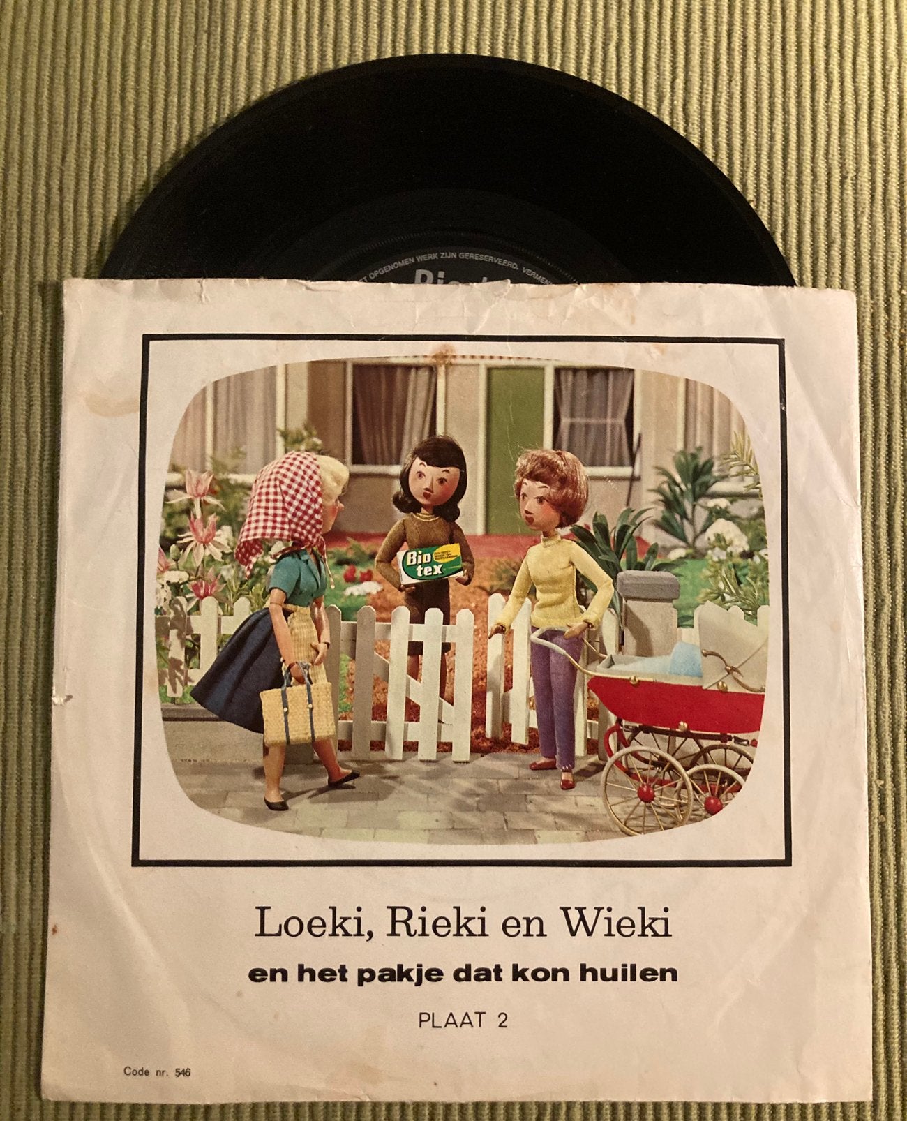 Vinyl single Loeki, Rieki en Wieki- het pakje dat kon huilen, Gebruikt, 7 inch, Ophalen of Verzenden, Nederlandstalig