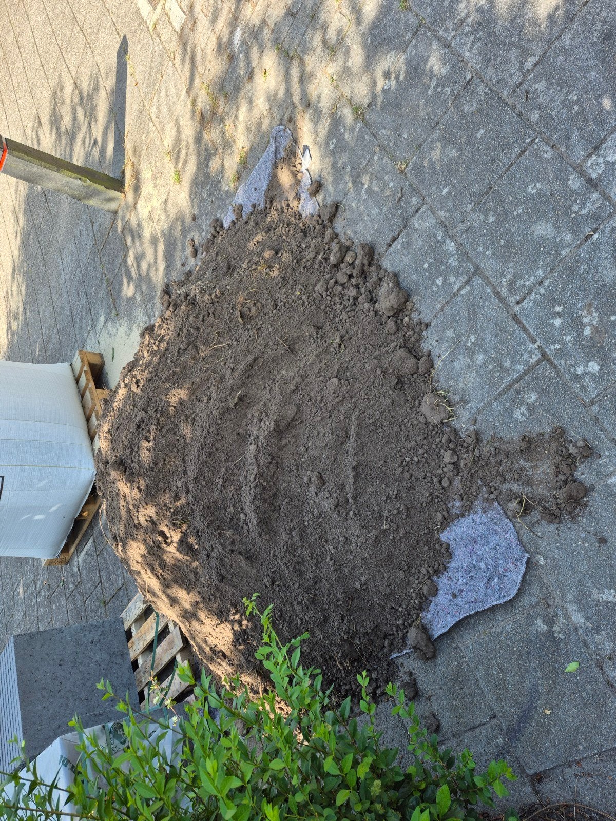 Gratis zwarte kleigrond, Tuin en Terras, Zand, Ophalen, Gebruikt