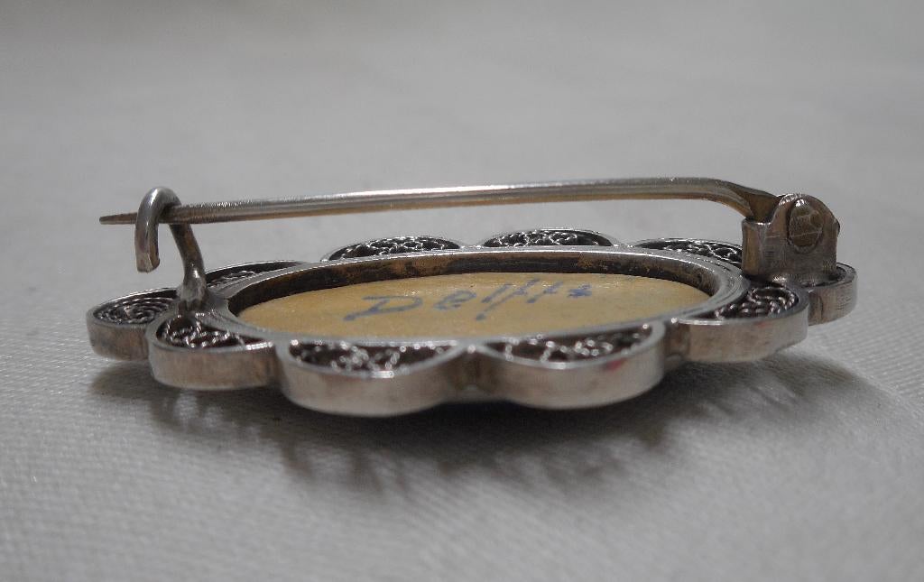 Zilveren antieke broche met Delfts blauwe steen nr.1422, Verzenden, Zilver, Broche