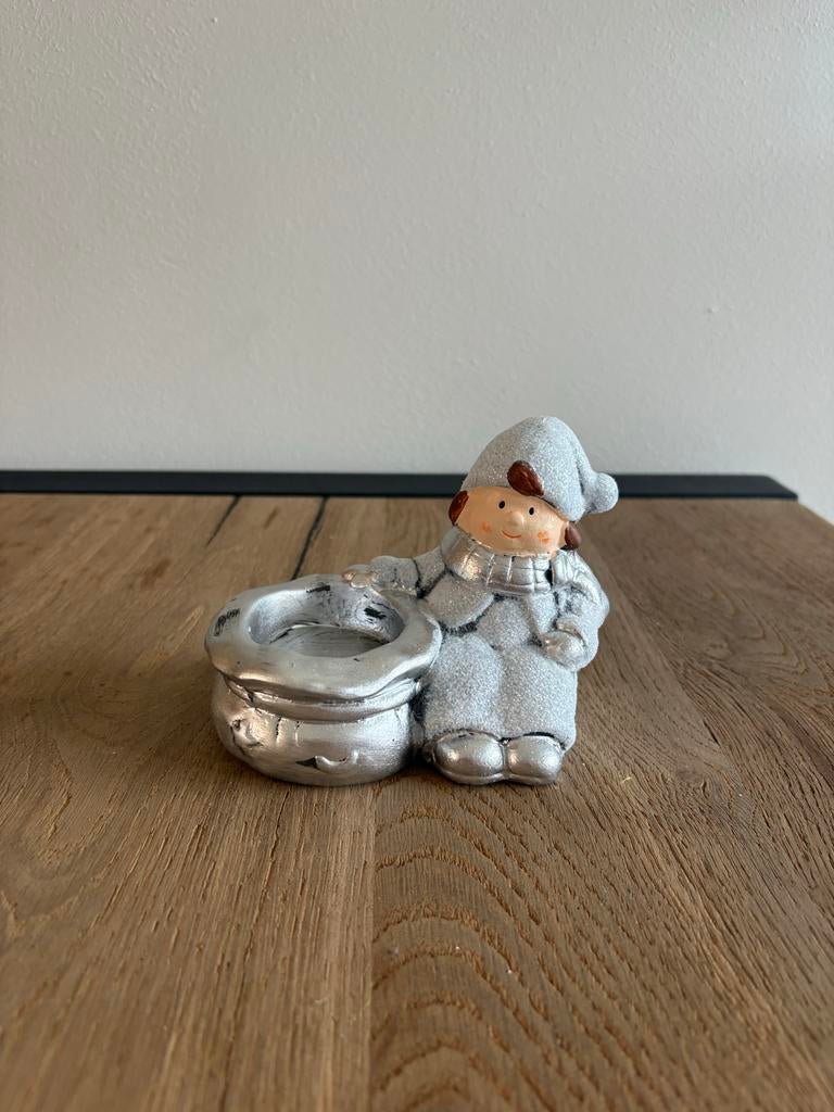 Schattige Kerstkabouter Kandelaar - Zilverkleurig, Overige materialen, Ophalen of Verzenden, Zo goed als nieuw, Grijs