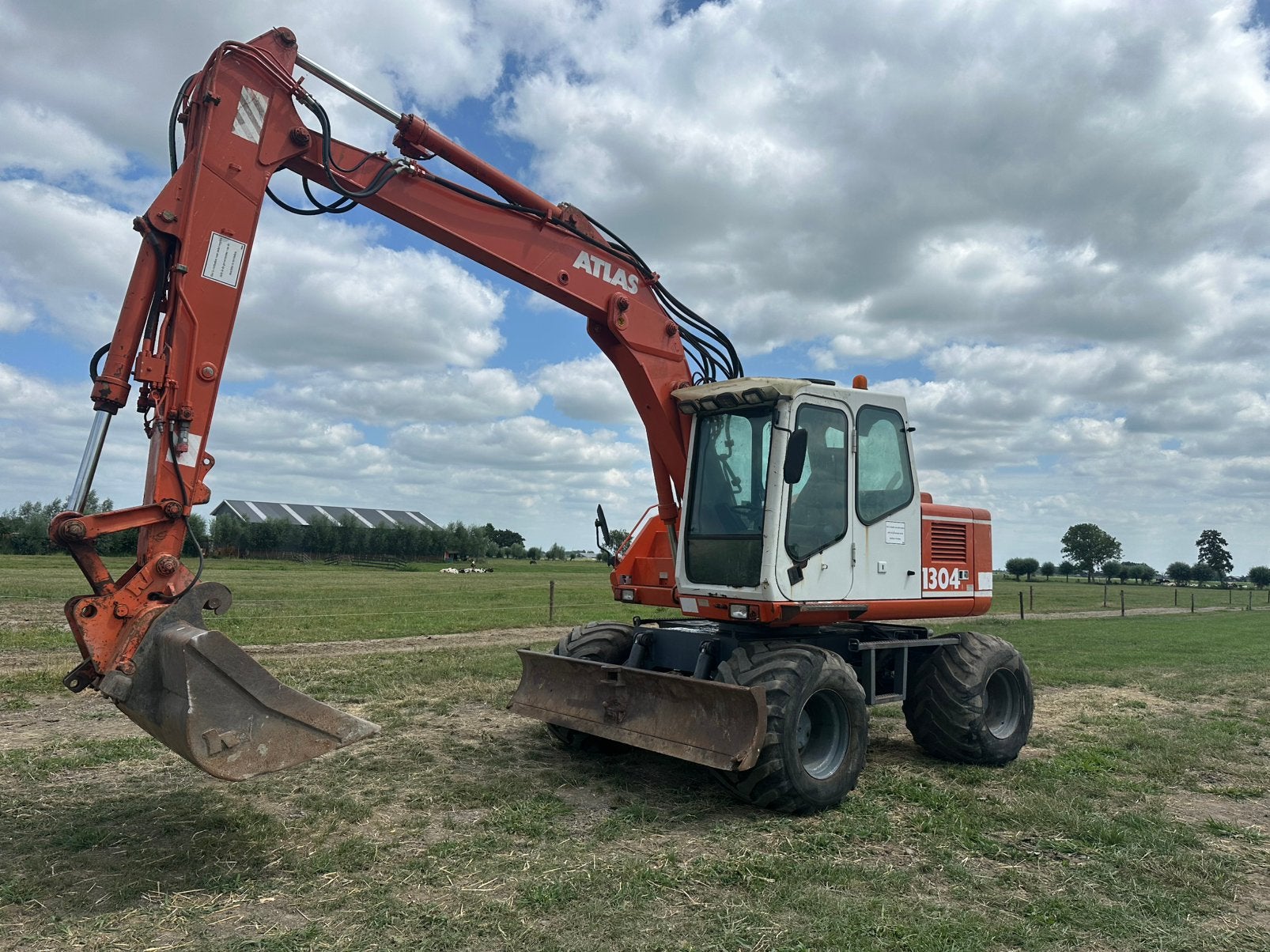 Atlas 1304 mobiele kraan wiel graafmachine, Ophalen, Graafmachine
