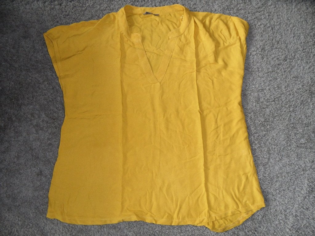 In prima staat: okergeel damesshirt, korte mouw, Hema, M, Maat 38/40 (M), Geel, Ophalen of Verzenden, Zo goed als nieuw