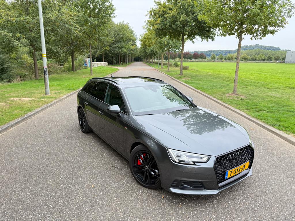Audi A4 2.0 Tfsi Quattro Mhev 252pk Black Line Daytona pano, Auto's, Audi, Automaat, Euro 5, 15 km/l, Zwart