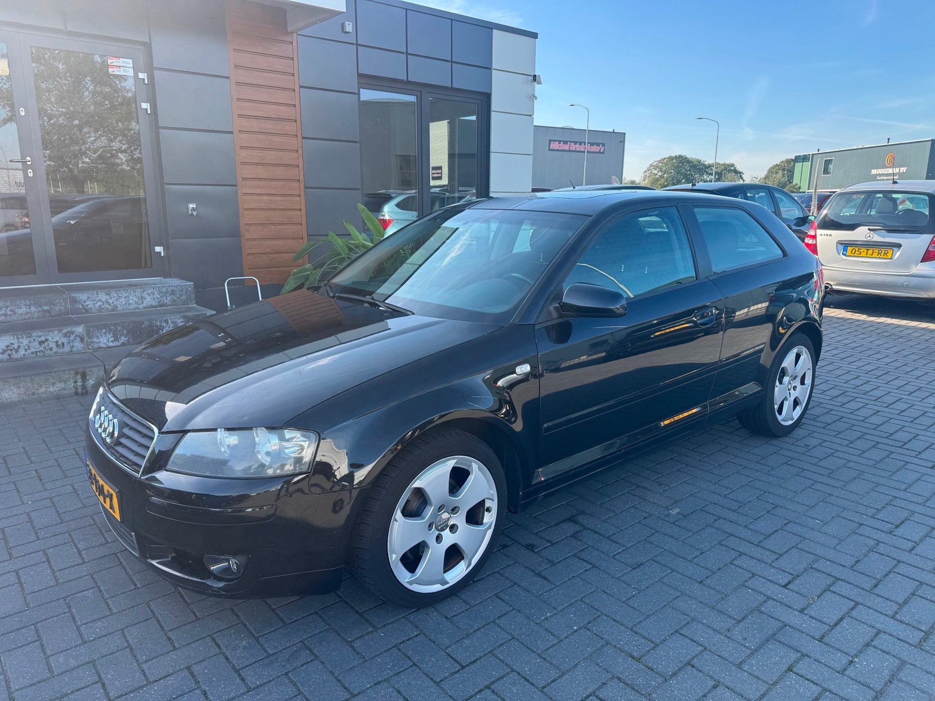 Audi A3 1.6 FSI Attraction Ecc 2004, Auto's, Voorwielaandrijving, Gebruikt, Zwart, 116 pk
