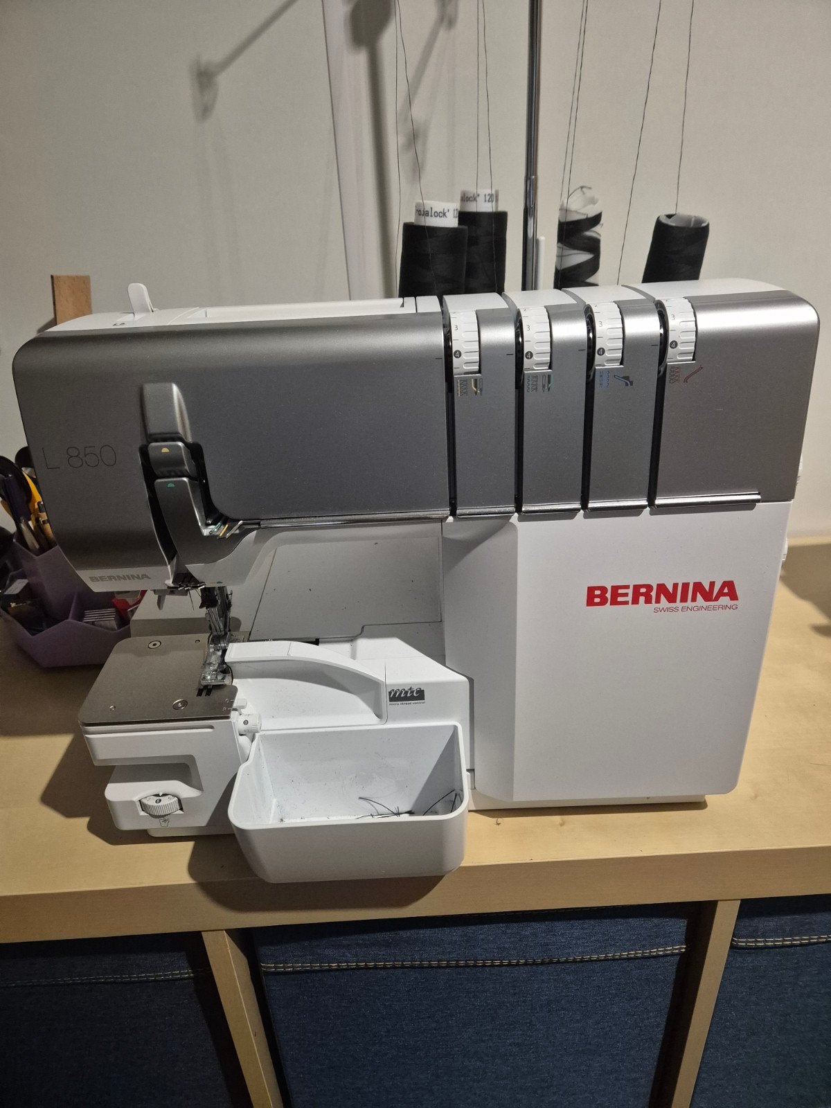 Lockmachine bernina L850- Zo goed als nieuw, Ophalen, Zo goed als nieuw, Lockmachine, Bernina