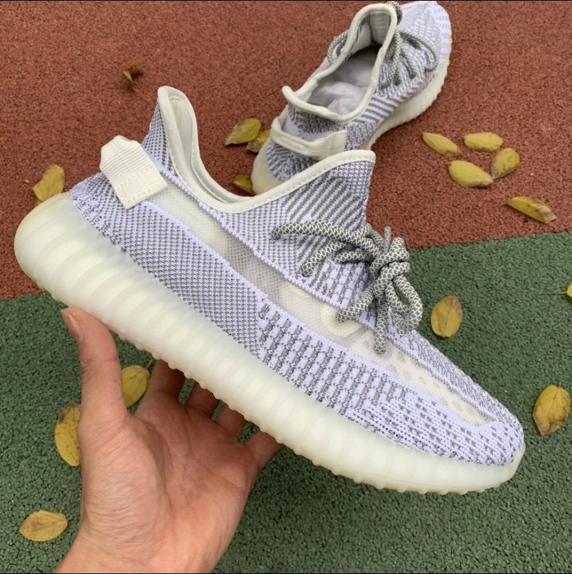 Adidas Yeezy Boost 350 V2 Static Non-Reflective schoenen, Wit, Nieuw, Ophalen of Verzenden, Sneakers of Gympen