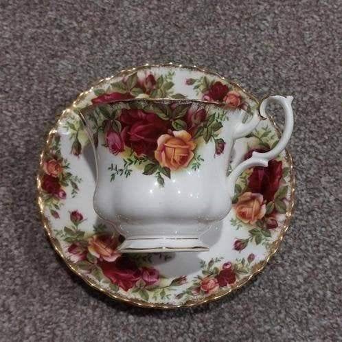 Kop&Schotel van Old Contry Roses Royal Albert, Antiek en Kunst, Ophalen of Verzenden