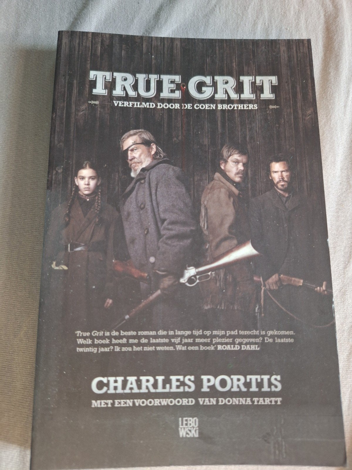 True Grit - Charles Portis (verfilmd door Coen Brothers), Ophalen of Verzenden, Zo goed als nieuw, Charles Portis, Nederland