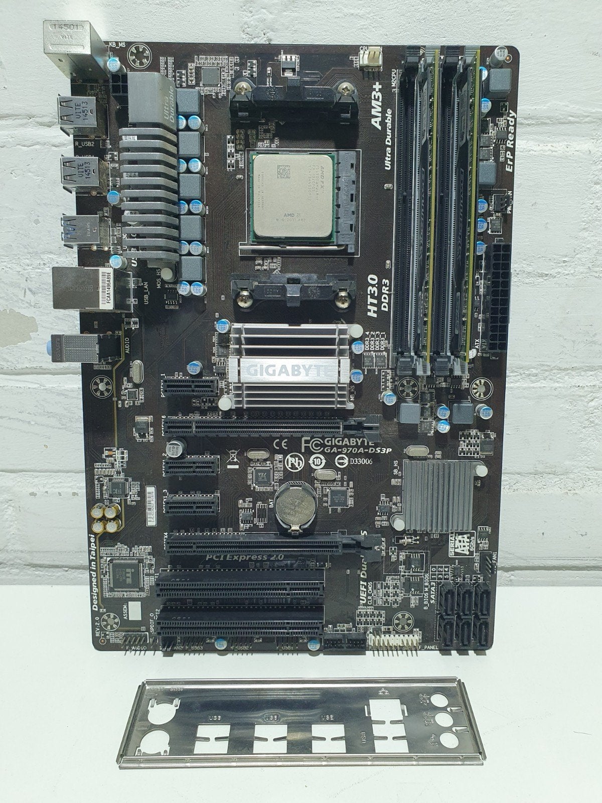Gigabyte GA-970A-DS3P + AMD FX-4300 + 8GB DDR3 Combo, Socket AM3+, ., Refurbished, DDR3