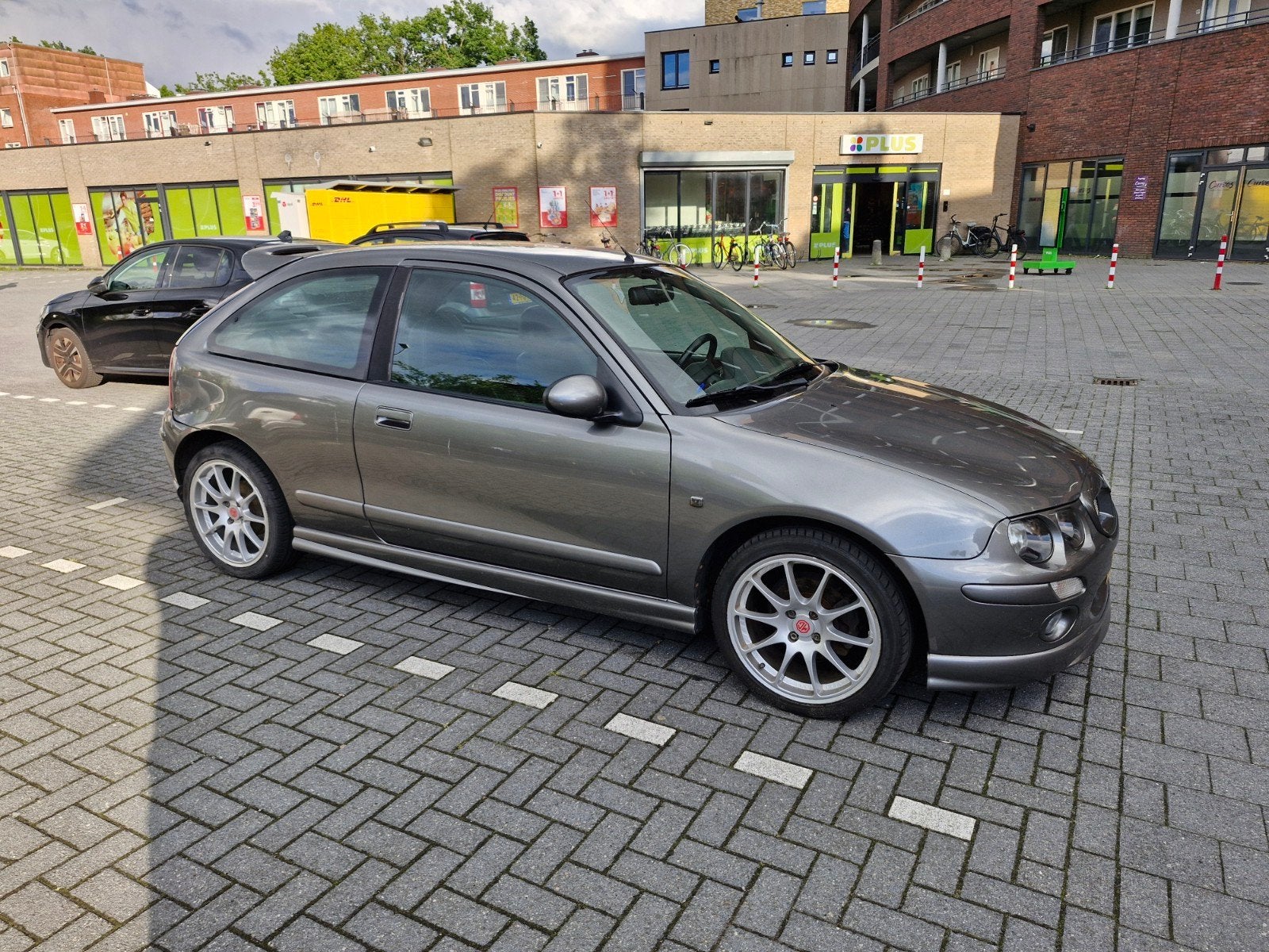 MG ZR 1.4 105 3DR 2002 Grijs, Auto's, Voorwielaandrijving, 15 km/l, 40 €/maand, Zwart