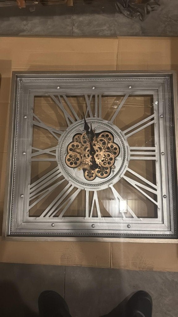 Grote Vierkante Wandklok 80 x 80 x 10 cm, Ophalen, Info@opruimdeals.nl, Nijverheidscentrum 44, Opruimdeals