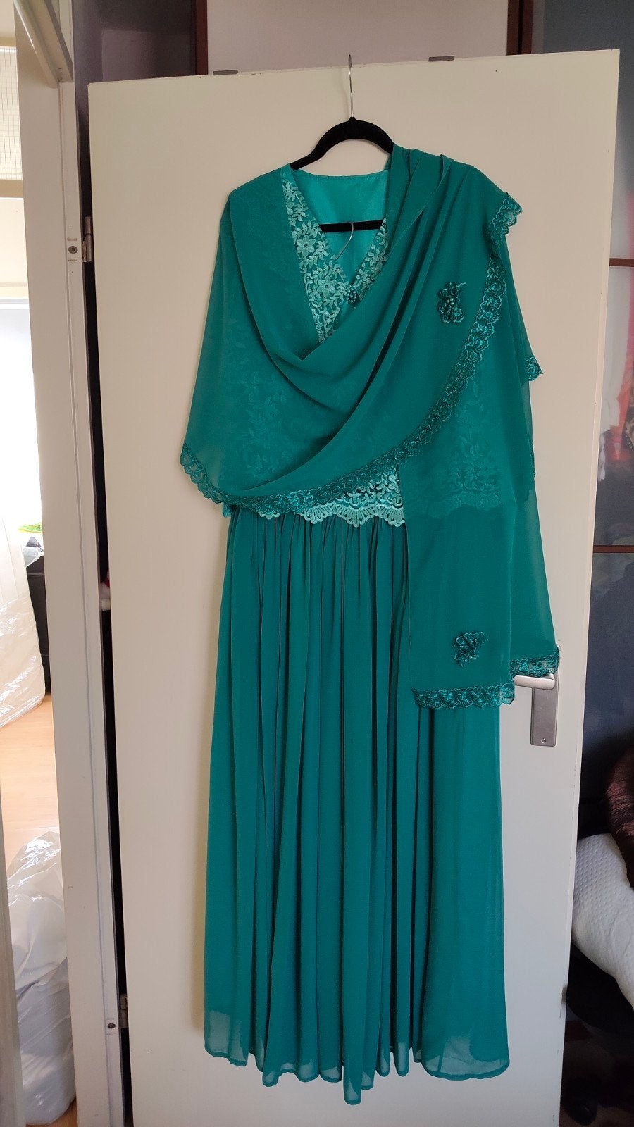 Prachtige turquoise galajurk met kant en sjaal, Galajurk, Maat 42/44 (L), Ophalen of Verzenden, Zo goed als nieuw