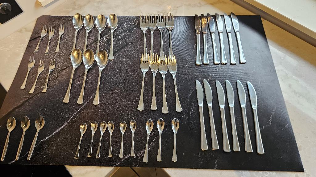 Bestek set, Huis en Inrichting, Keuken | Servies, Ophalen, Overige materialen, Zo goed als nieuw, Overige stijlen