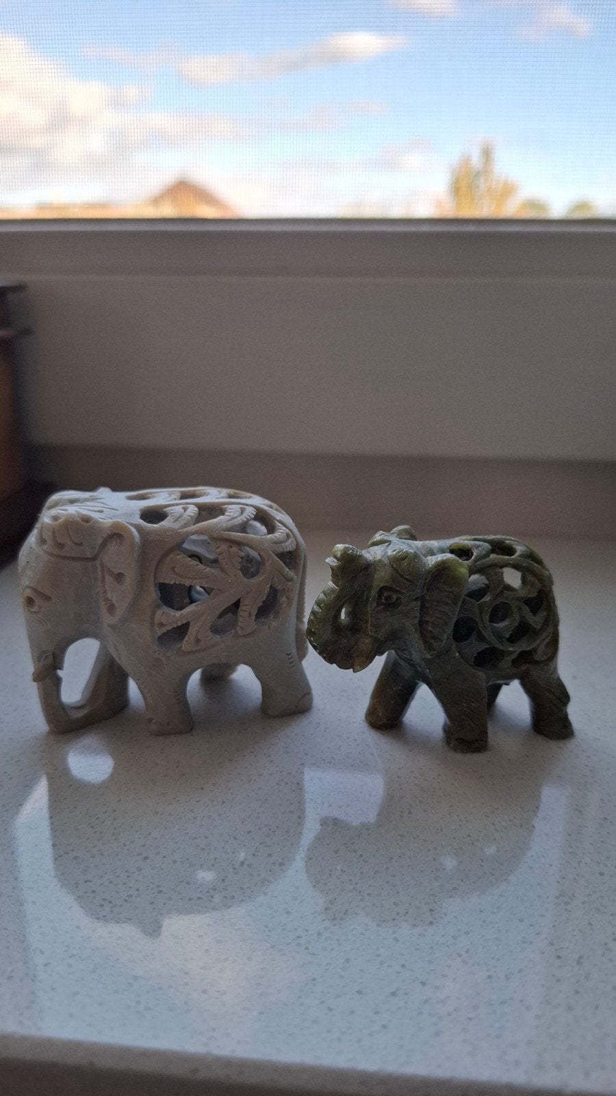 2 speksteen olifantjes " olifant in olifant ", Verzenden, Dier