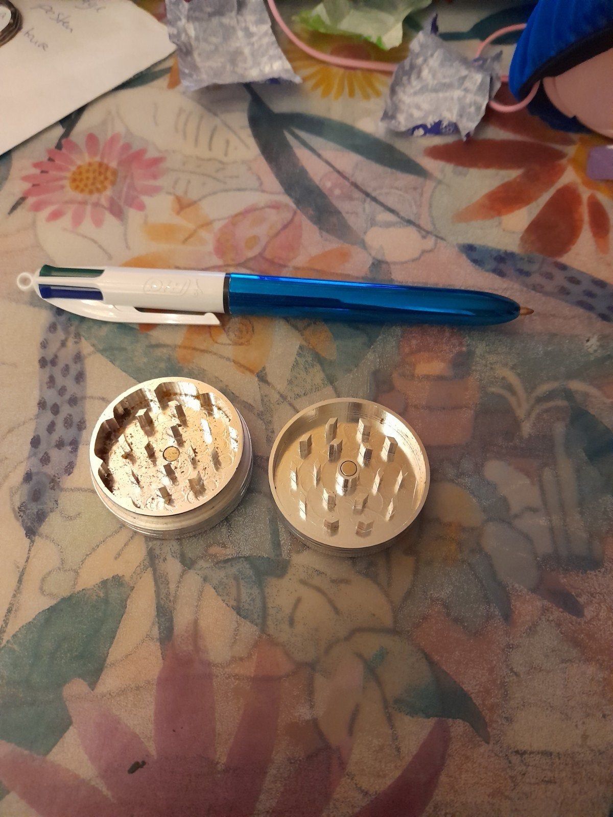 kruiden grinder magnetisch, Ophalen of Verzenden, Zo goed als nieuw