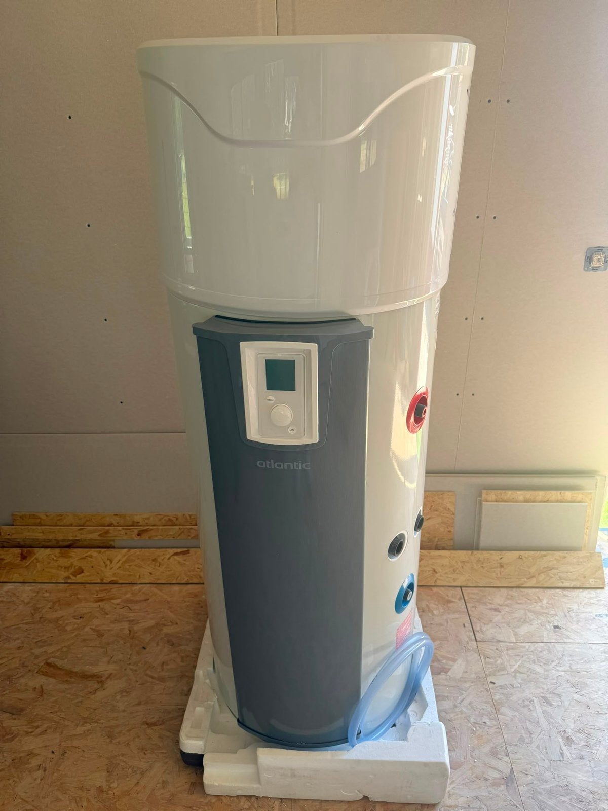 Nieuwe atlantic explorer warmtepomp boiler., Doe-het-zelf en Verbouw, Ophalen, 100 liter of meer, Nieuw, Boiler