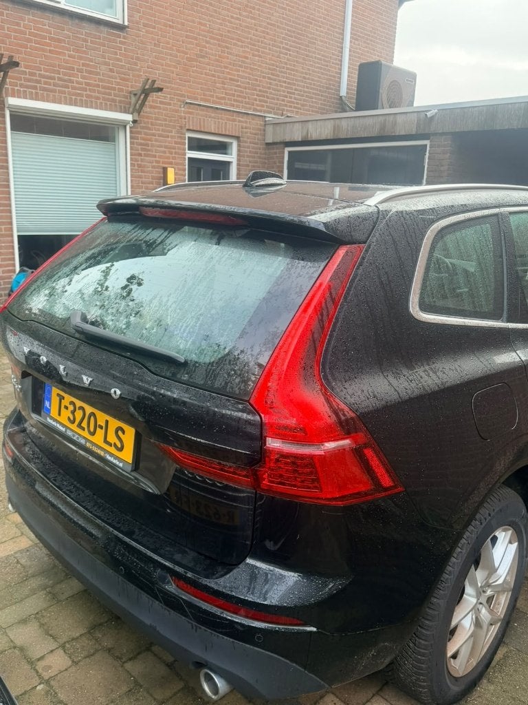 Volvo XC60 T8 Twin Engine 390pk Geartronic AWD 2019 Zwart, Automaat, 1969 cc, 138 €/maand, Zwart
