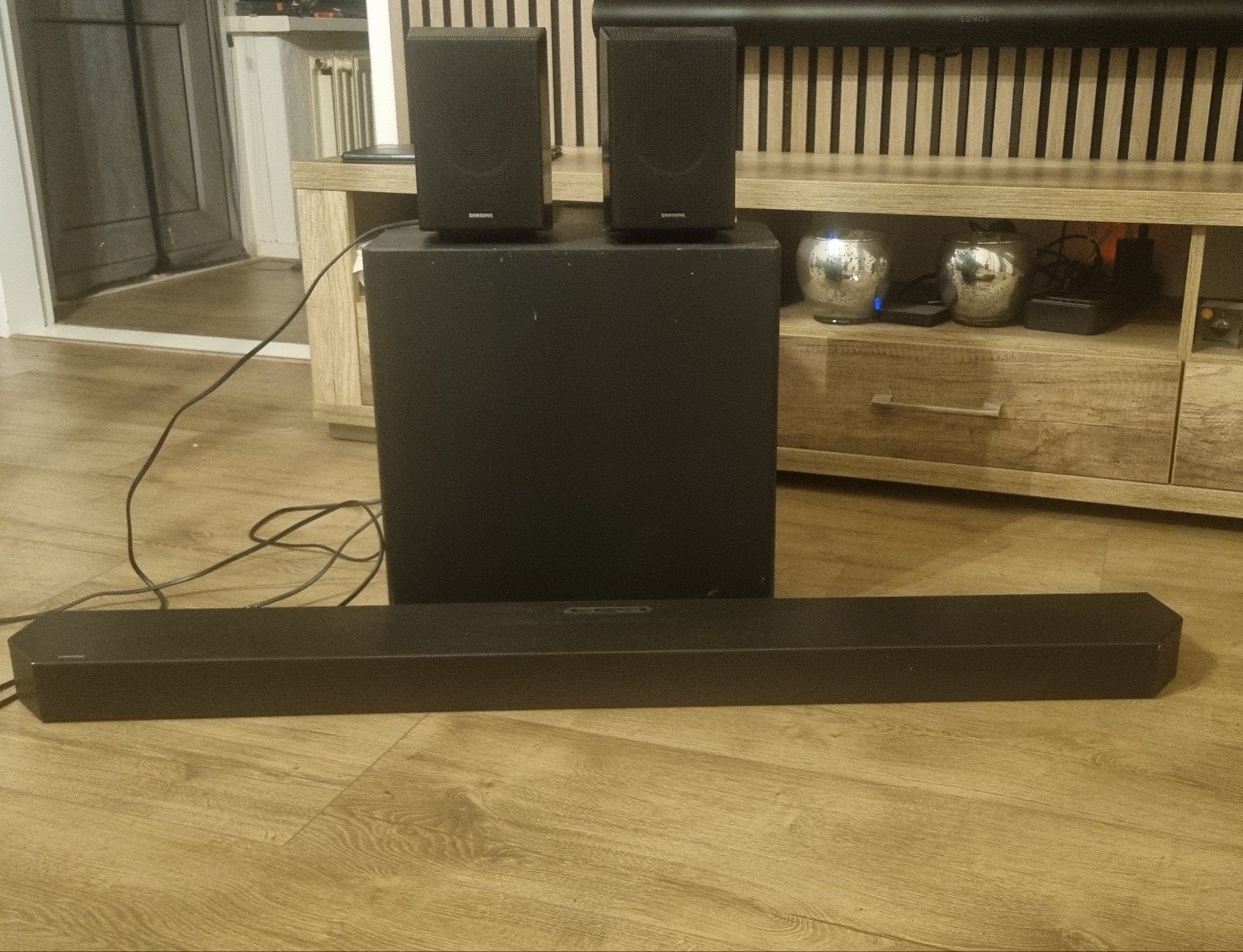 Foto 10 van Samsung HW-Q930B Soundbar met subwoofer en achterspeakers