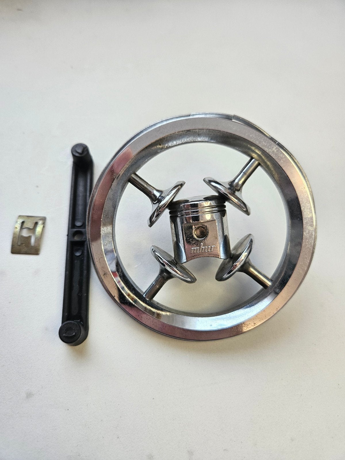 MHW Grille Embleem Volkswagen Golf 2, Ophalen of Verzenden, Gebruikt, Volkswagen