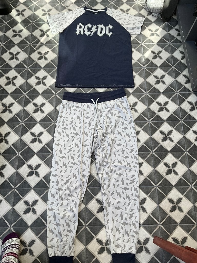 Pyjama van AC/DC  Maat L  Unisex  Zie foto nieuw, Kleding | Heren, Nieuw, Ophalen of Verzenden, Pyjama van AC/DC  Maat L  Unisex  Zie foto nieuw