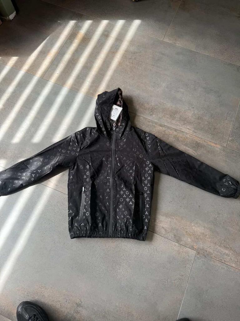 Louis Vuitton jas maat S, Kleding | Heren, Ophalen of Verzenden, Zo goed als nieuw, Maat 48/50 (M), Zwart