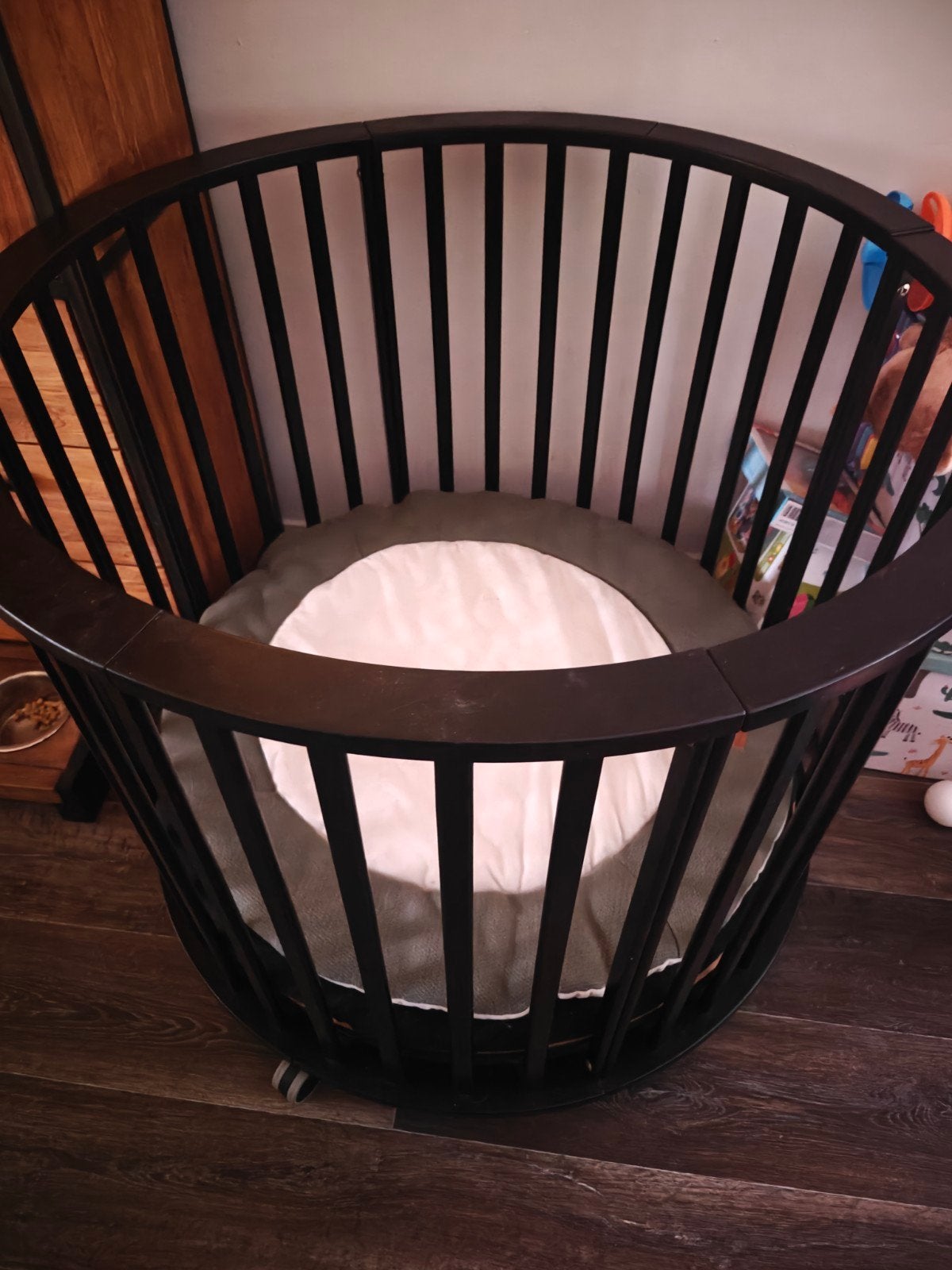 Ronde zwarte box met matras en boxkleed Baby's Only, Kinderen en Baby's, Ophalen, Gebruikt, Rond, Boxkleed