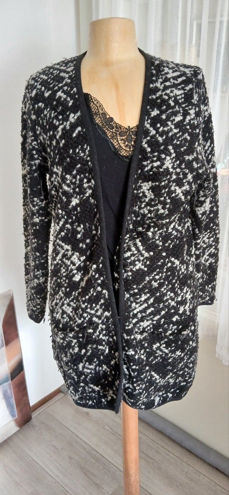 Mooi lang warm vest mt M. MADNES, Maat 38/40 (M), Overige kleuren, Verzenden, Zo goed als nieuw